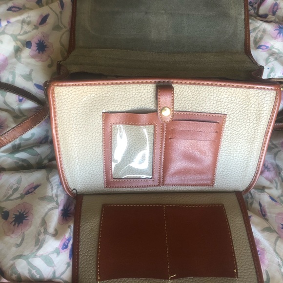 Dooney and Bourke all leather shoulder bag - Picture 3 of 5